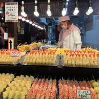 京都錦市場（Nishiki Market）：美食與文化的聖地