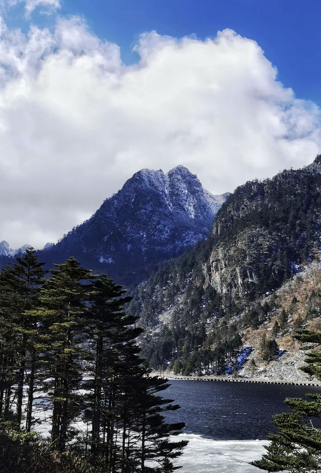 雪後的螺髻山，依然美得令人讚嘆