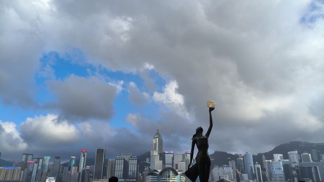 香港一日遊，快來感受維多利亞港的海風吧！