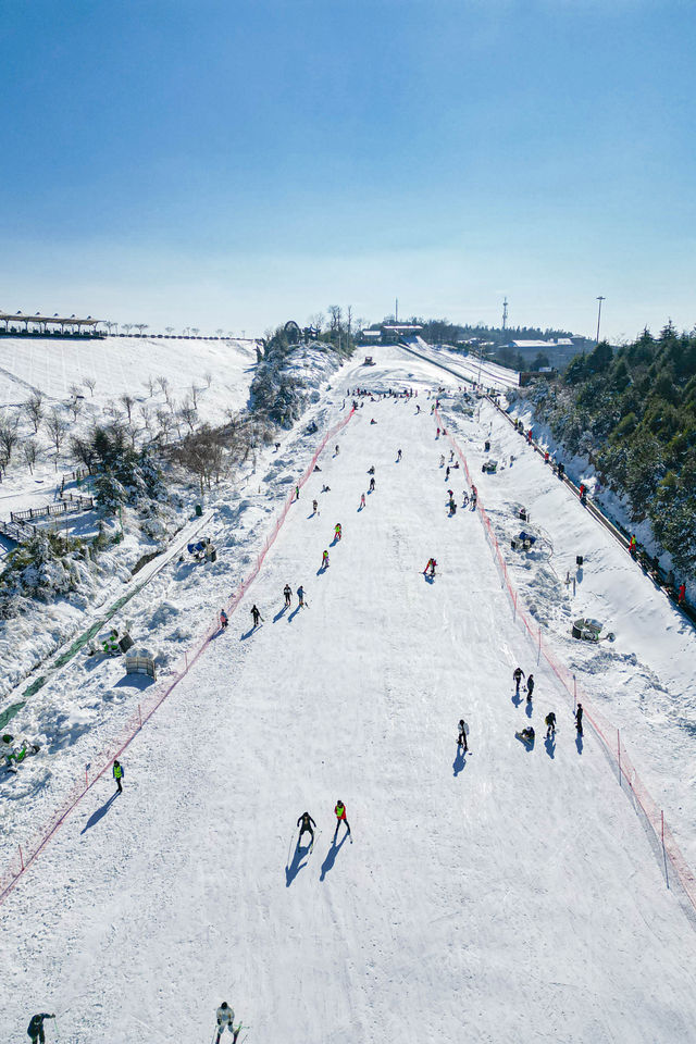 冬日餘村的正確打開方式，一定是滑雪