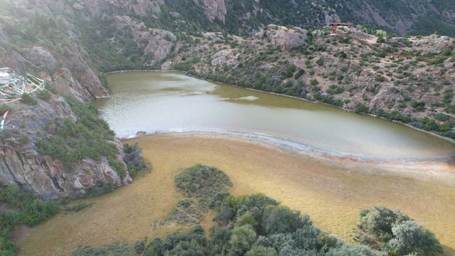 川藏南北線自駕遊(14)小眾景點-"三色湖"與祥格拉冰川