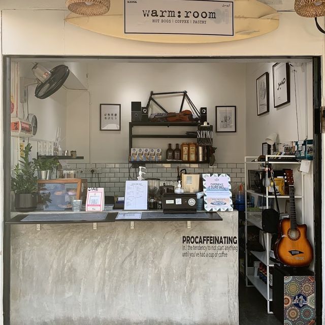 WARMROOM CAFE