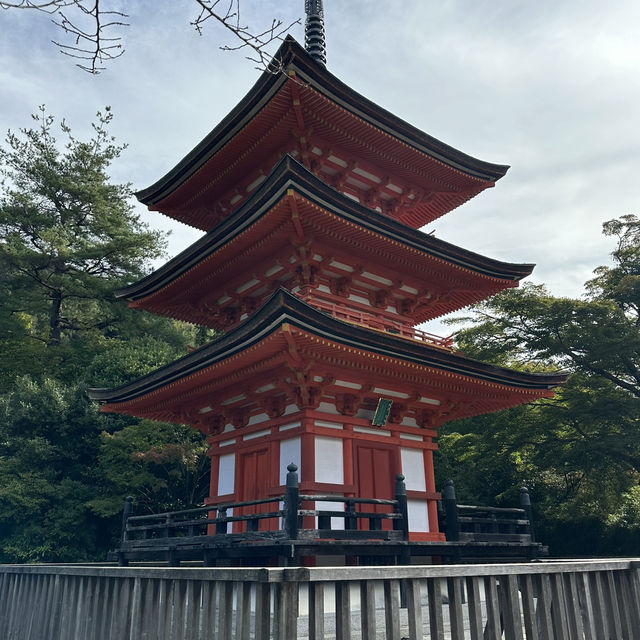 🍁 Kiyomizu-dera Temple: Kyoto’s Autumn Gem 🍁