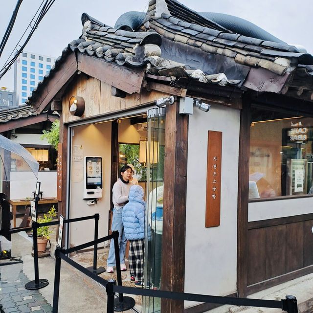 Timeless Charm: Exploring Ikseon-dong Hanok Village