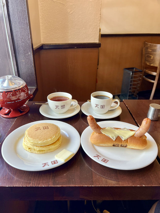 Cute pancakes and hot dog🥞🌭