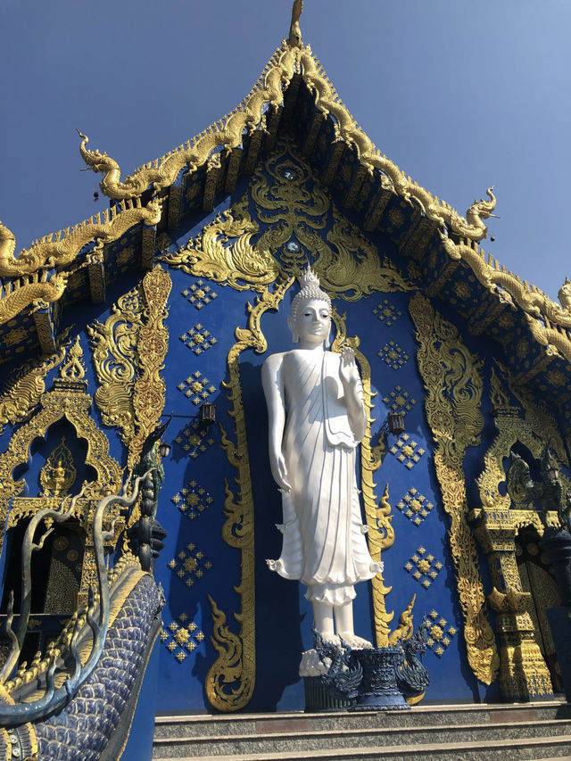 Stunning Blue Temple in Chiang Rai 🇹🇭