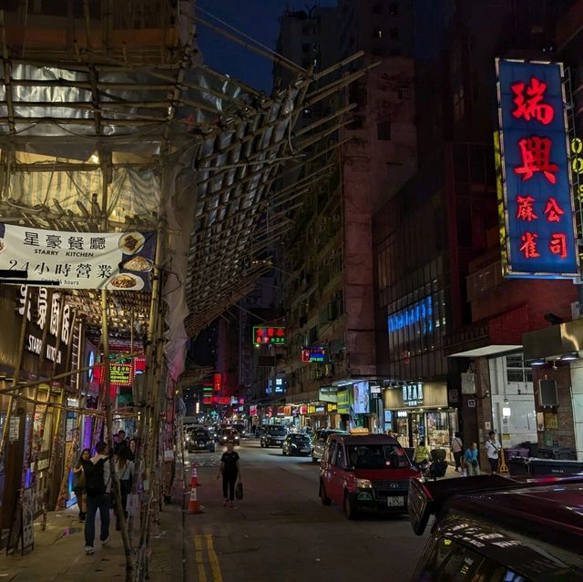 Kowloon: Where Culture Meets Chaos!