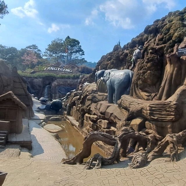 走進越南大叻的泥雕公園，發現大叻獨特之野性美😍