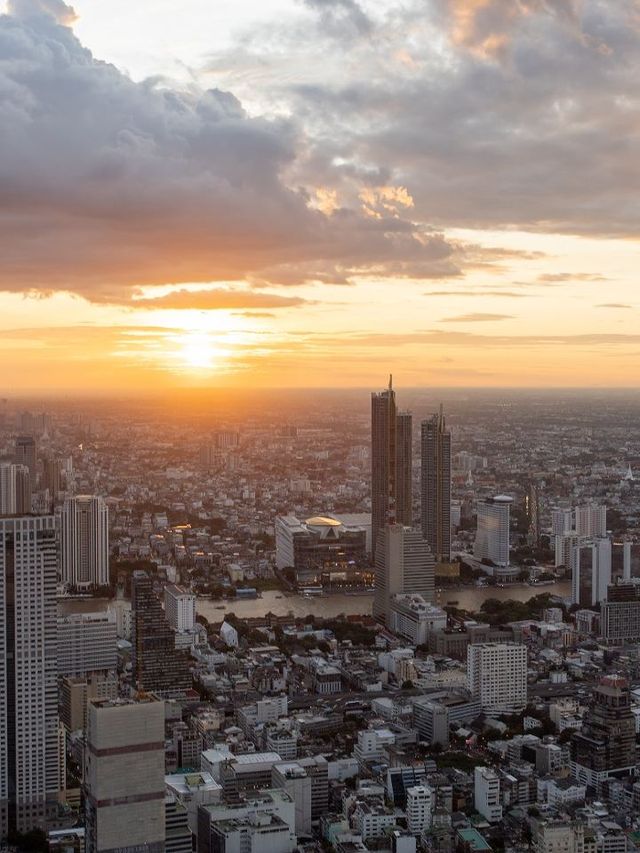 🌆✨ Bangkok's Dazzling Delights: Top Nighttime Attractions 🌙🎆