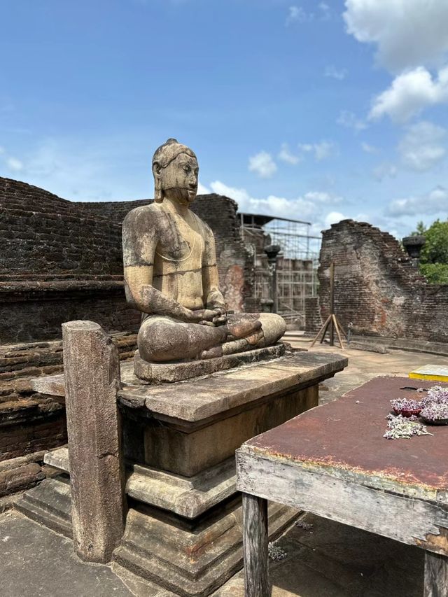 | Polonnaruwa |再次進入一處世界遗產,可看到孫悟空的場景。