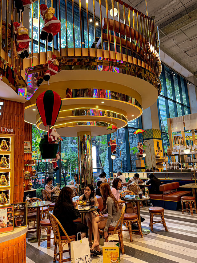 Look at the interior of Emsphere in Bangkok