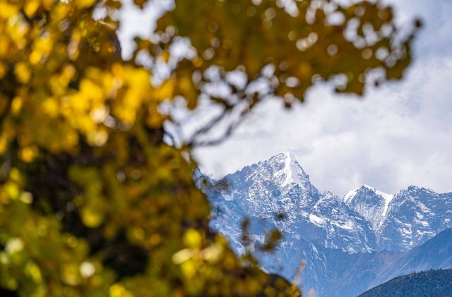 紅拉山，214國道進藏第一座高山