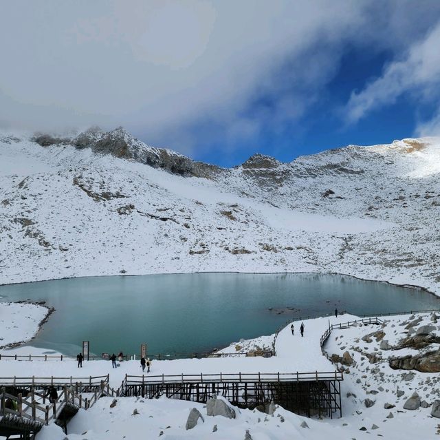 ต้ากู่การ์เซียร์ (Dagu Glacier, 达古冰川)