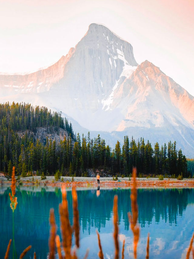 Exploring Canada: A Journey Through Natural Wonders and Vibrant Cities