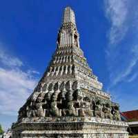 Walk Around Wat Arun 