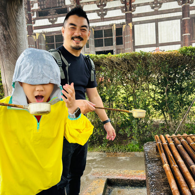 二訪千年古都奈良，下雨天更添肅穆氣氛，但鞋襪全濕透了