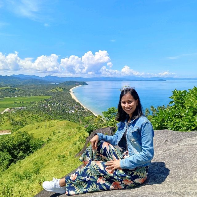 The breathtaking view of the long white shoreline of San Viente, Palawan