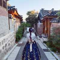 Walk around quaint Bukchon Hanbok Village 