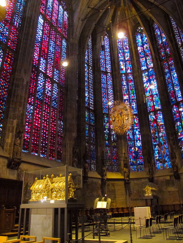 <一代梟雄長眠之處 - 亞琛大教堂 (Aachen Cathedral)>