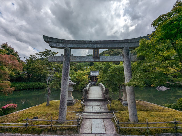 日本京都-古寺池水映秋色的賞楓名所：永觀堂