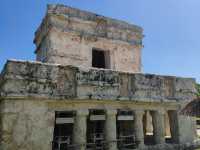 The sea and the ancient building of Tulum