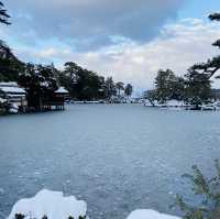 【金沢市🇯🇵兼六園】雪景色に包まれて☺️庭園散策