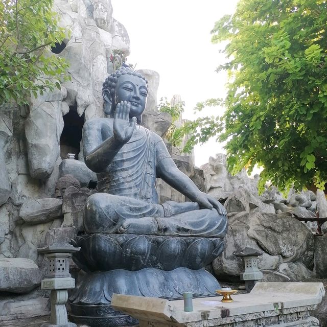 Lady Buddha: Da Nang’s Towering Symbol of Peace and Serenity