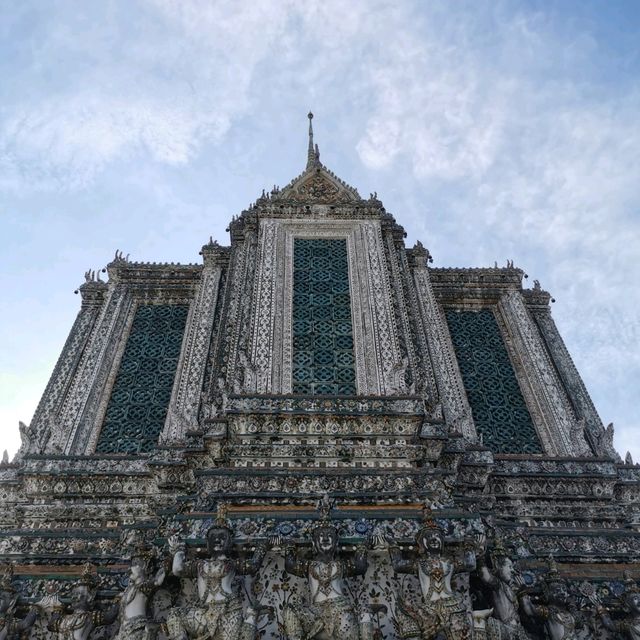 Walk Around Wat Arun 