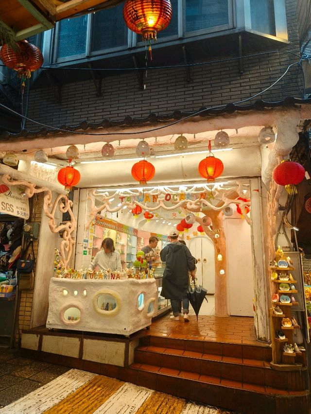 Taiwan Travels: Family Fun at Jiufen Old Street