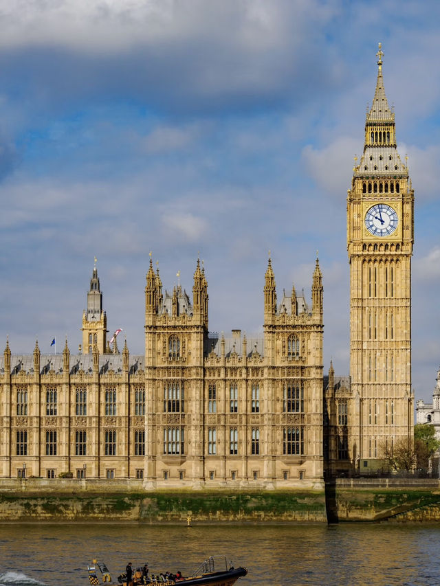 Could you recognise this scene from Jay Chou’s MV? The iconic London Big Ben! 