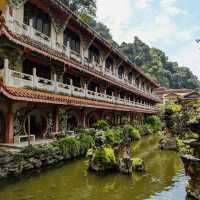 Enchanting Exploration at Sam Poh Tong Temple