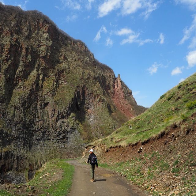 Hike to Truso Valley