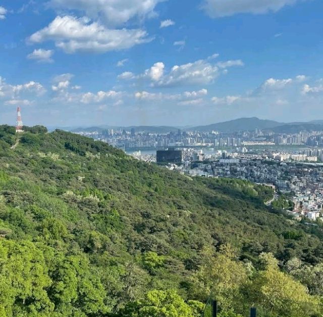 首爾人的天然氧吧～徒步南山公園