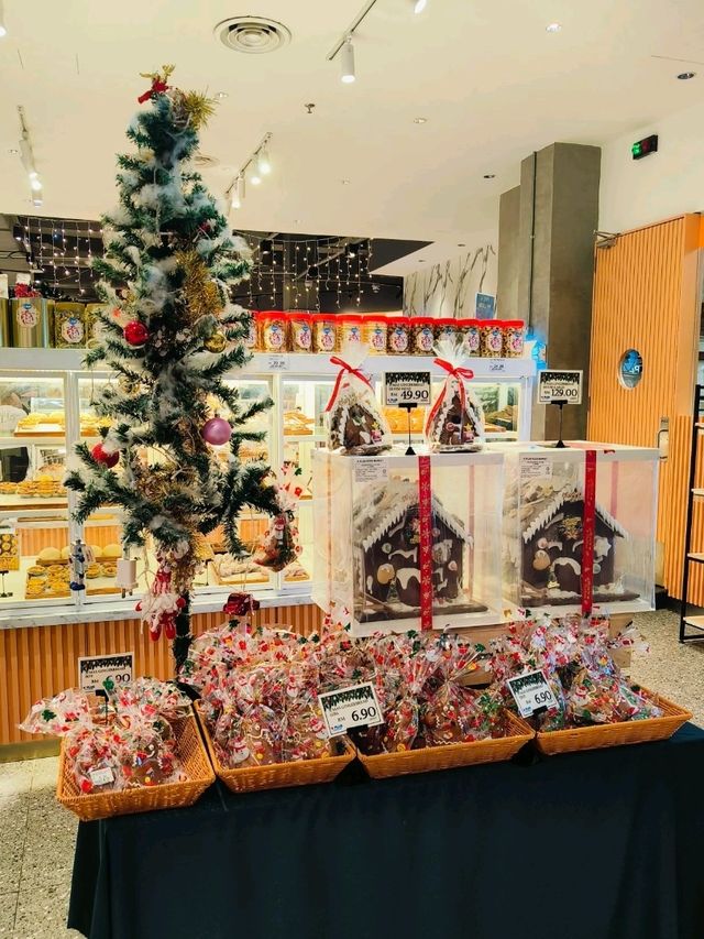 Christmas Sweetness at K Plus Cafe