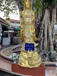 Silver Temple Chiang Mai: A Shimmering Slice of Peace