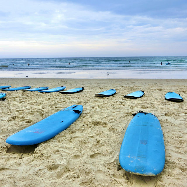 Clear Sky and Water for Surfing at Goldcoast