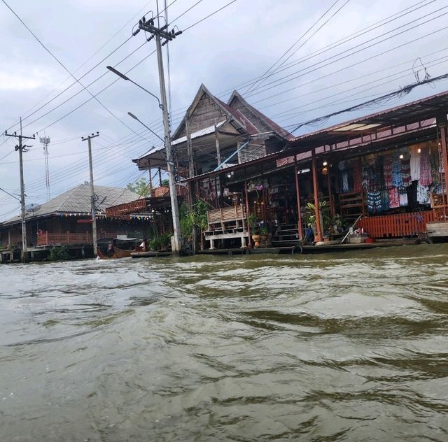 We went to the biggest floating market in Thailand, and here are our thoughts