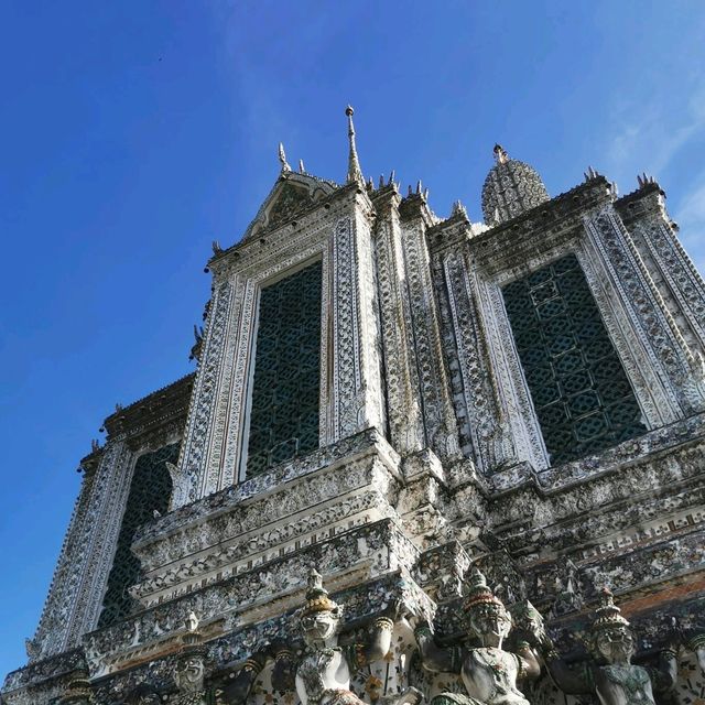 Walk Around Wat Arun 