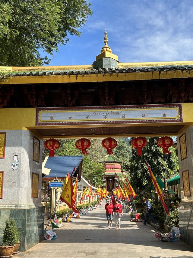 Tiger Cave Temple in Krabi 🇹🇭