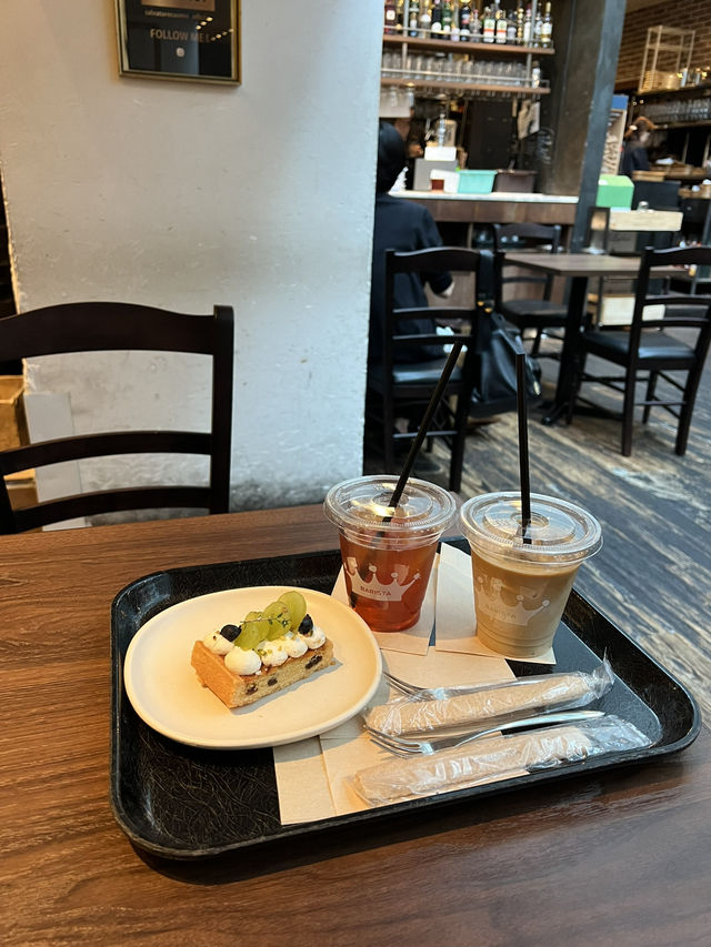 Relaxing cafe in Nishi-Shinjuku☕️