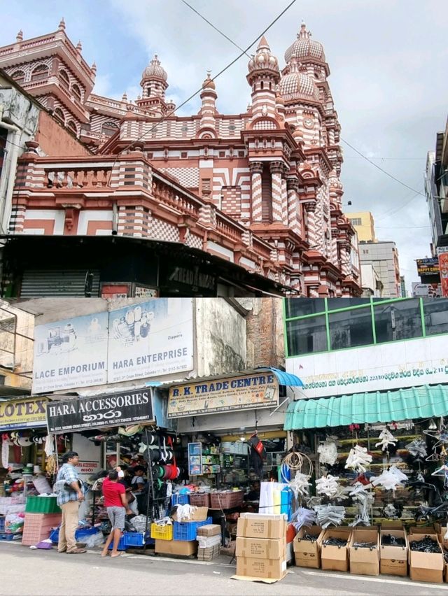 🇱🇰 Stunning Red Mosque in Pettah Market 