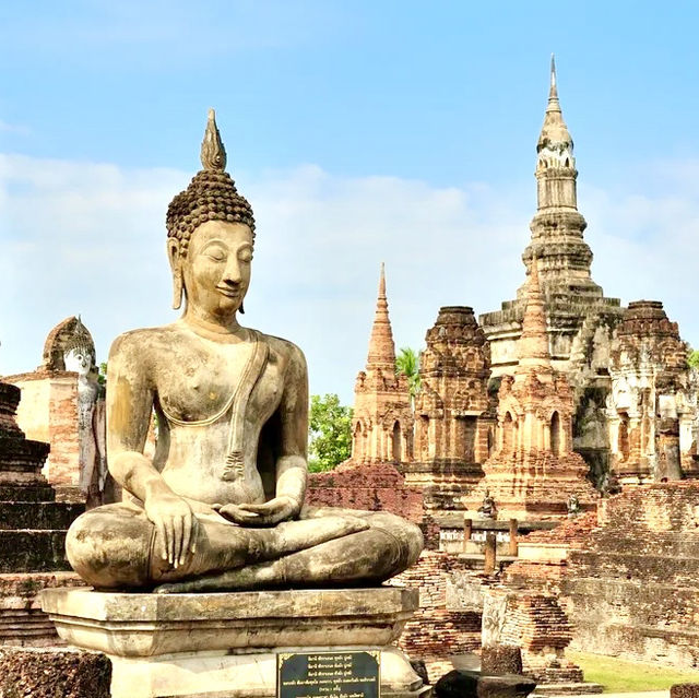 📣 Uncover the Rich History of Sukhothai: Ancient Ruins, Historical Park, and UNESCO Site! 🌸