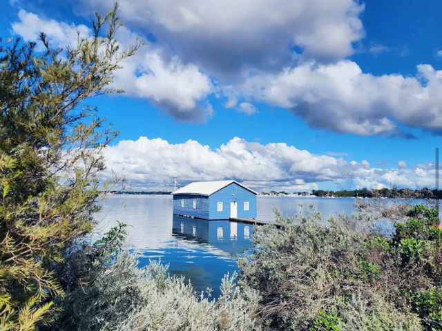 A Tranquil Retreat at the Blue Boat House