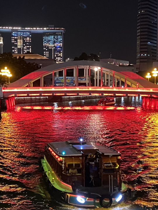 Boat Quay: Riverside Vibes and Culinary Delights