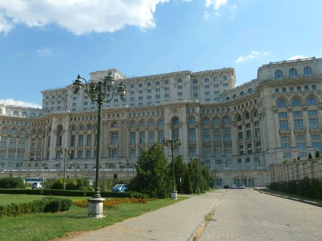 Megalomaniac Bucharest 