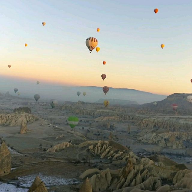 AN UNFORGETTABLE HOT AIR BALLOON RIDE!