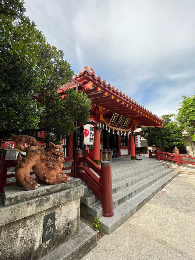 【沖縄🇯🇵】崖の上に浮かぶ神社