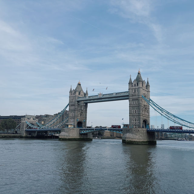 Bridging London: Exploring Tower Bridge’s Iconic Majesty