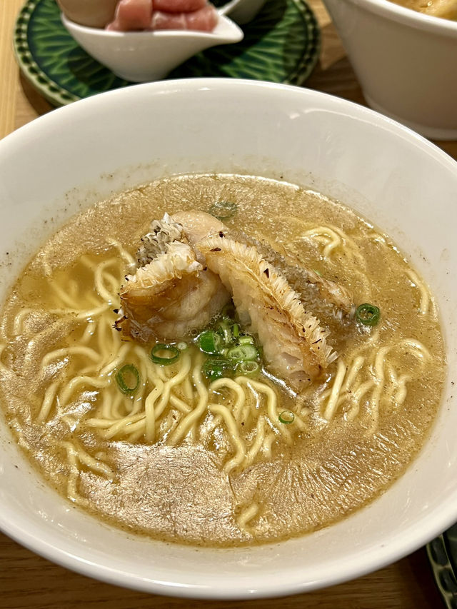 Luxury ramen made with premium ingredients🍜