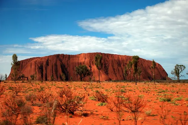 Uluru (Ayers Rock) di giorno